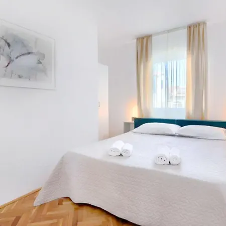 Elio 7 By Interhome * Umag